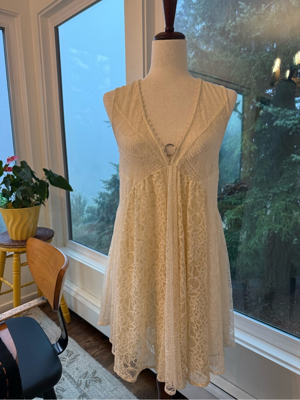 Free People.  ‘Don’t you dare’  Lace A-Line Sleeveless Dress in Cream. Small